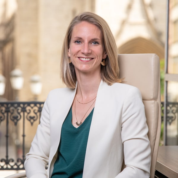 Maître Garance BARTH Maître Garance BARTH - Avocate en droit de la santé